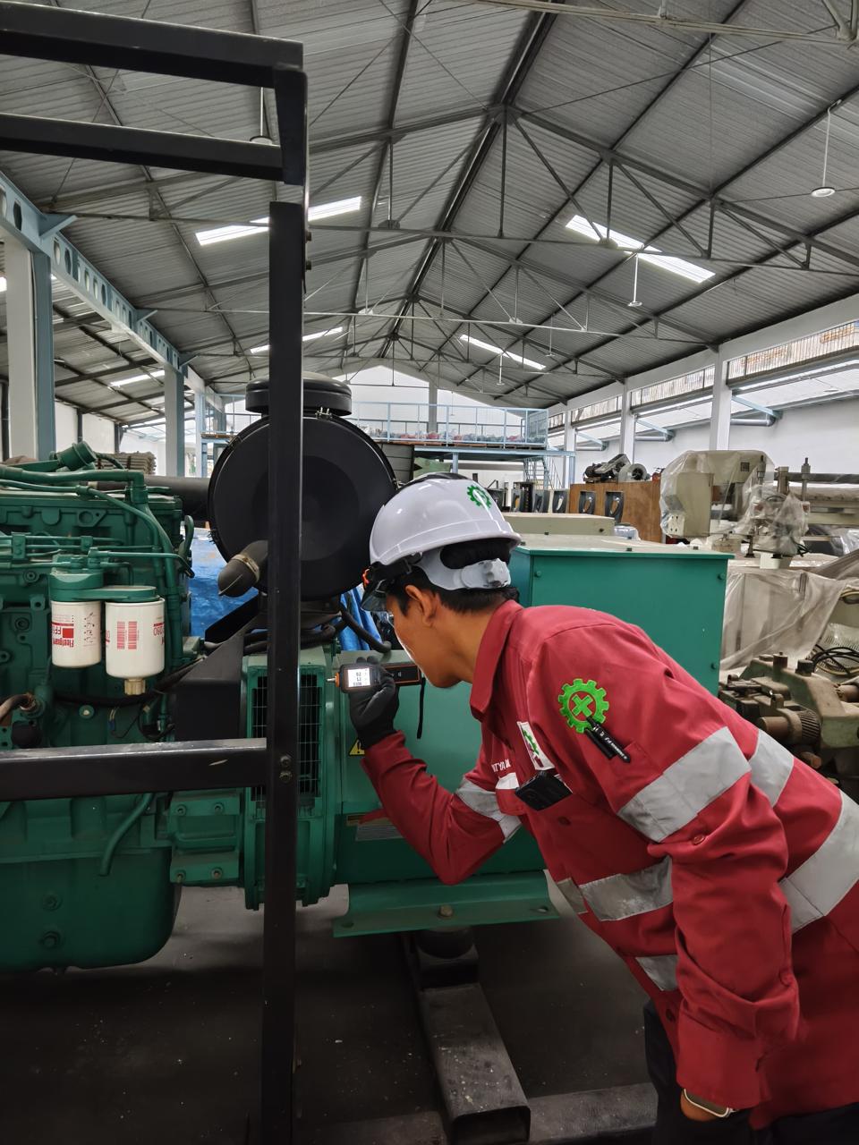 Inspeksi mesin dan generator industri