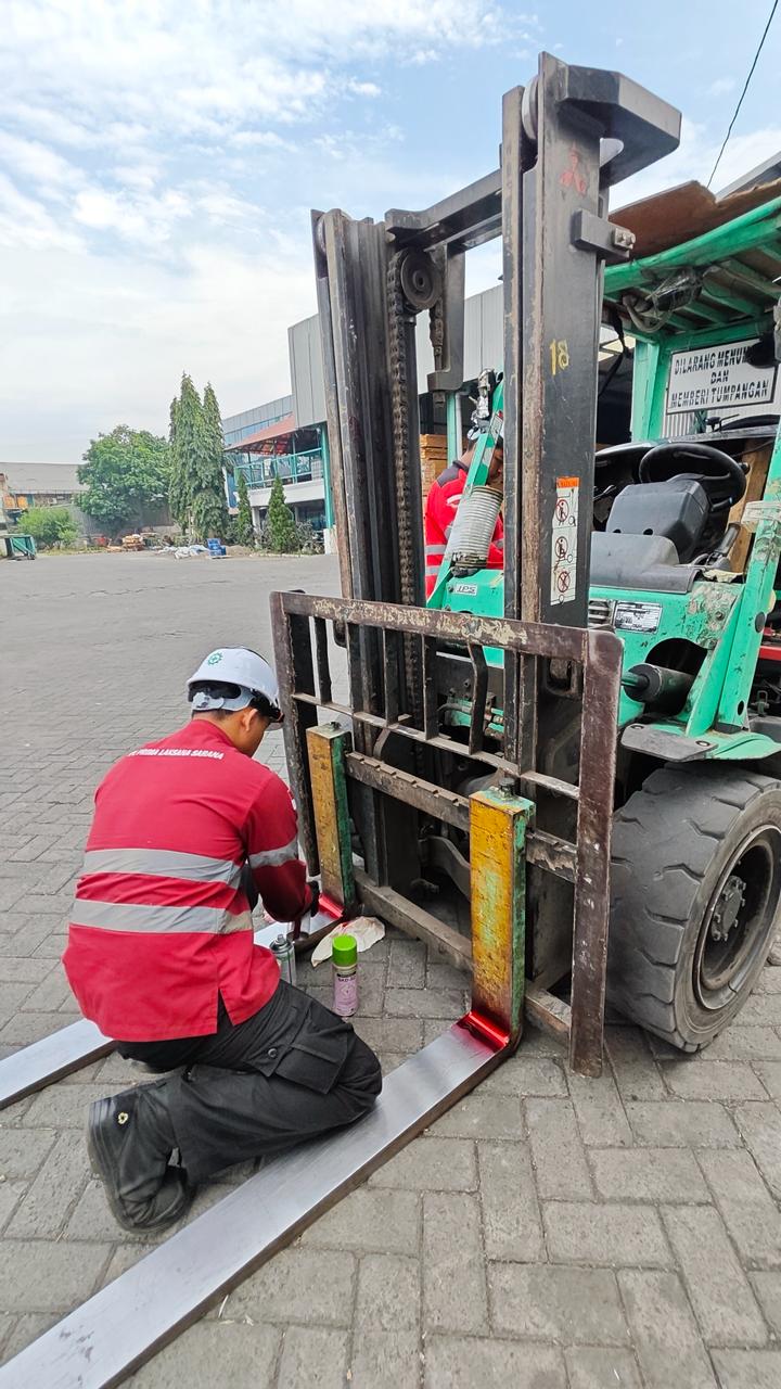 Riksa Uji Forklift